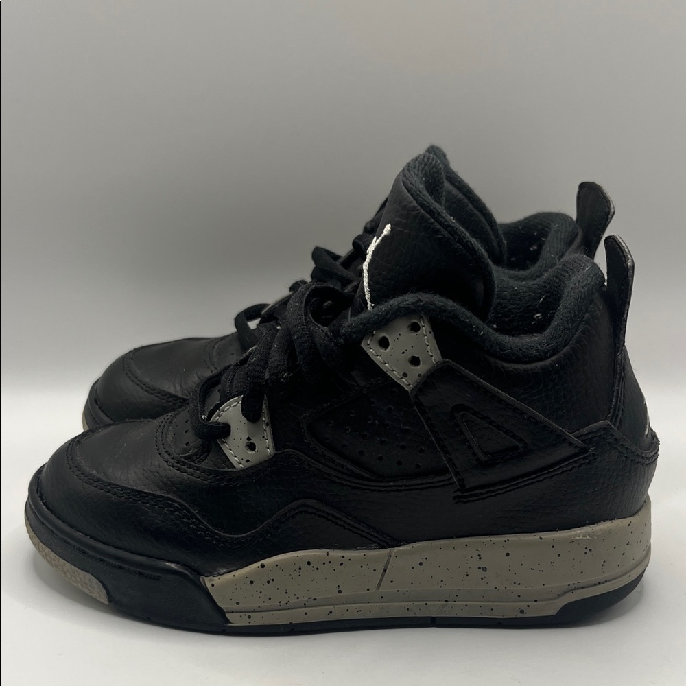 Nike Air Jordan 4 Retro Tech Gray/Black “Oreo” Boys Size 10.5C